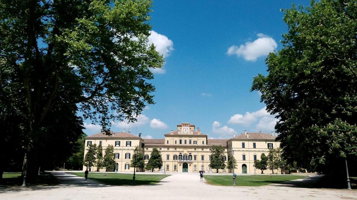 La Casa Nel Borgo Apartment Parma Luaran gambar